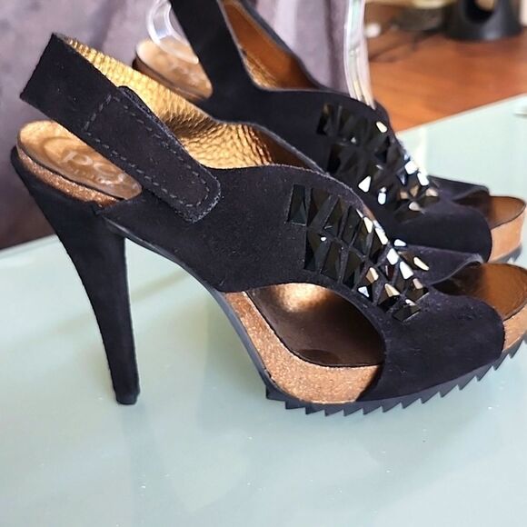 Pedro Garcial Heels - Picture 2 of 13